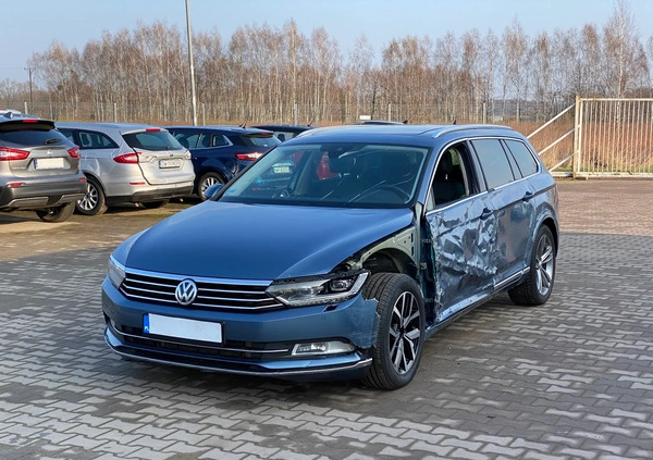 Volkswagen Passat cena 30900 przebieg: 232182, rok produkcji 2015 z Łapy małe 379